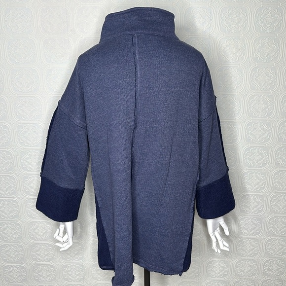 SOFT SURROUNDINGS | Navy Inside-Out Fleece Detail, V-Neck Pullover, Tuni… - Picture 4 of 8